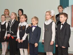 Поблагодарить строителей пришли ученики 16-й школы