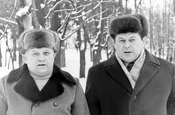 Андрей Макаёнок (на фото справа) был самым близким другом Шамякина