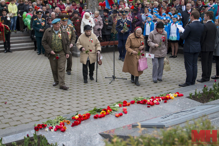Митинги у обелисков