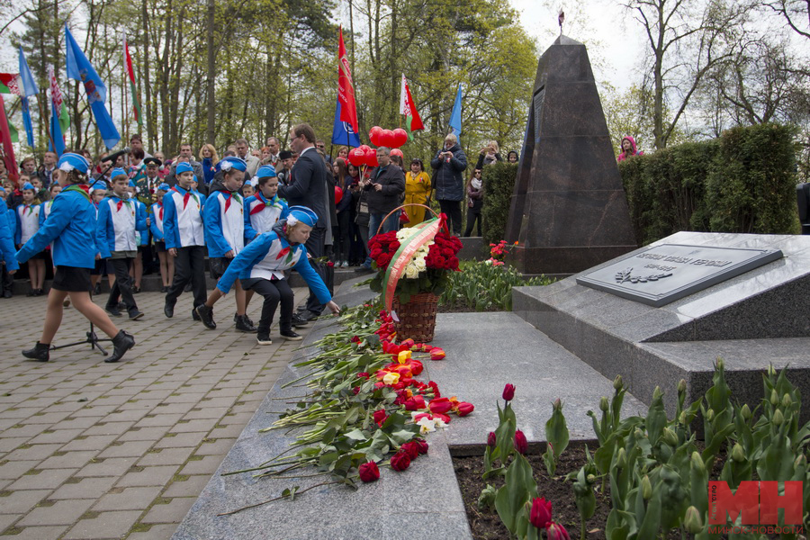 Митинги у обелисков
