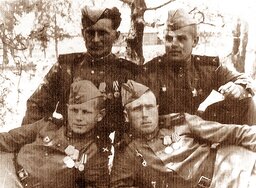VM 26.07 Poklonimsya velikim tem godam veteran Komarov EgorenkovaIMG 3482