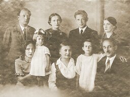 Semya Artishevskih1939