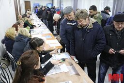 Вакансии с зарплатой от 305 до 1 000 руб. предлагали на общегородской ярмарке вакансий 6 20130527010212 IMG 3922 kopiya