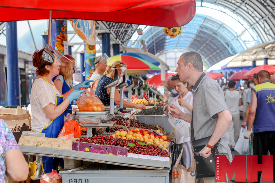 Комаровка персики