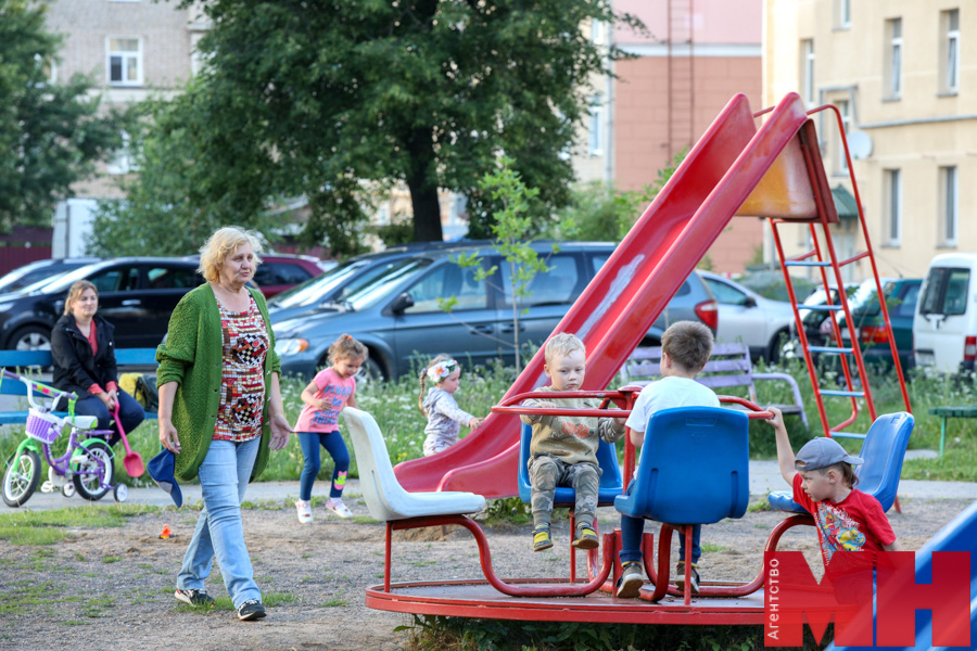 дети детская площадка двор