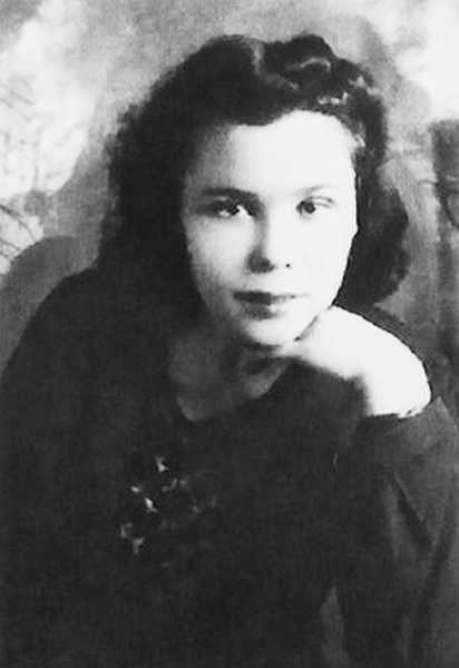 Valentina Andreeva 9 Maya 1945 g.