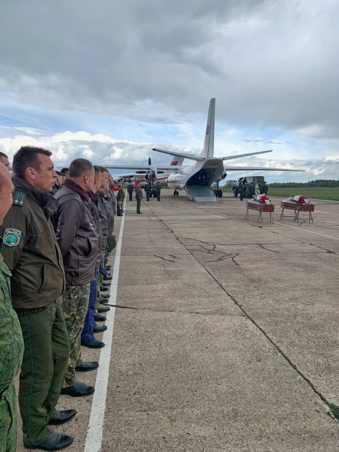 Год назад под Барановичами потерпел крушение военный самолет. Вспоминаем героев