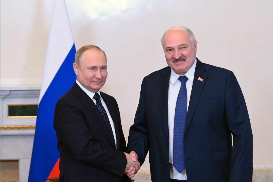 Александр Лукашенко поздравил Владимира Путина с днем рождения 1 241138 02