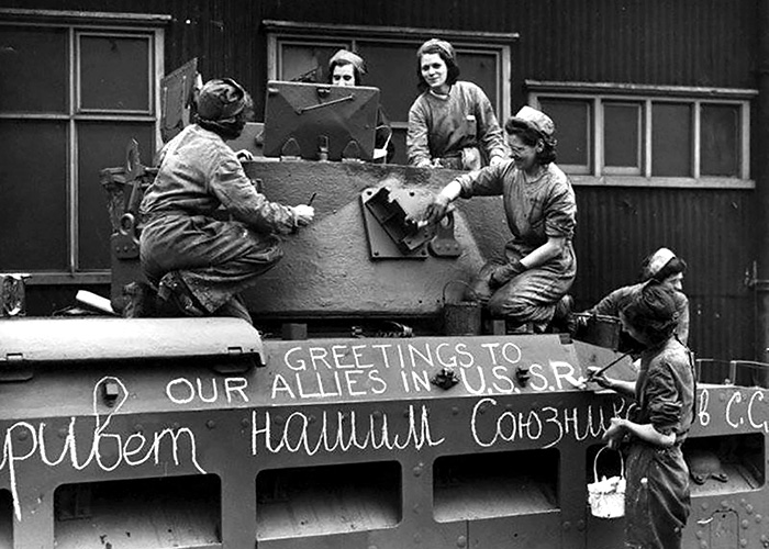 Доставка стоила тысяч жизней. Как во время Великой Отечественной переправляли технику по ленд-лизу 1 anglijskie zhenshhiny gotovyat tank matilda k otpravke v sssr