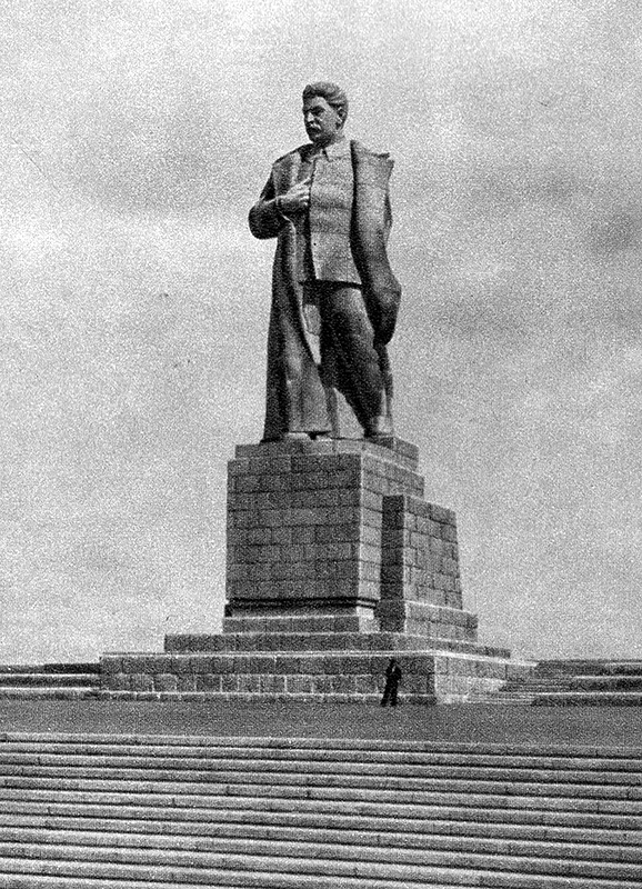 monument na kanale im. moskvy