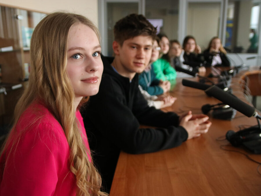 obrazovanie vuz studenty stolyarov 24 scaled e1680021981697
