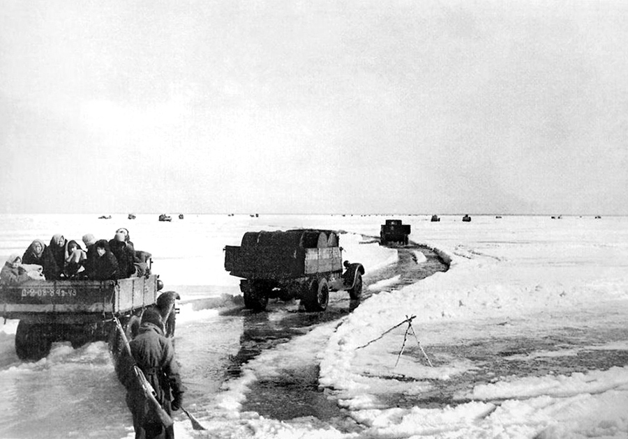 По шесть часов на посту в 30-градусный мороз. Как в Великую Отечественную служили регулировщицы 3 c9584