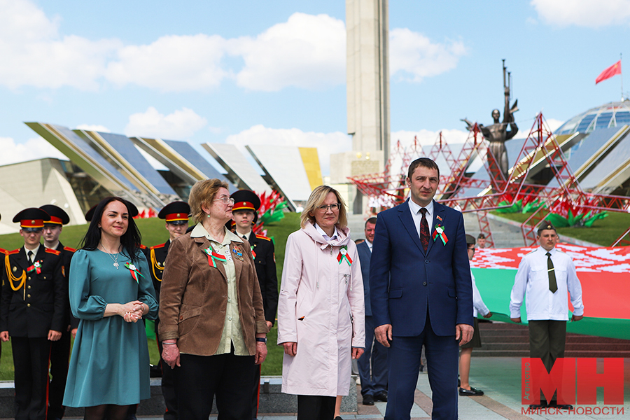 mgik vozlozhenie ko dnyu gerba i flaga pozhoga 07 kopiya