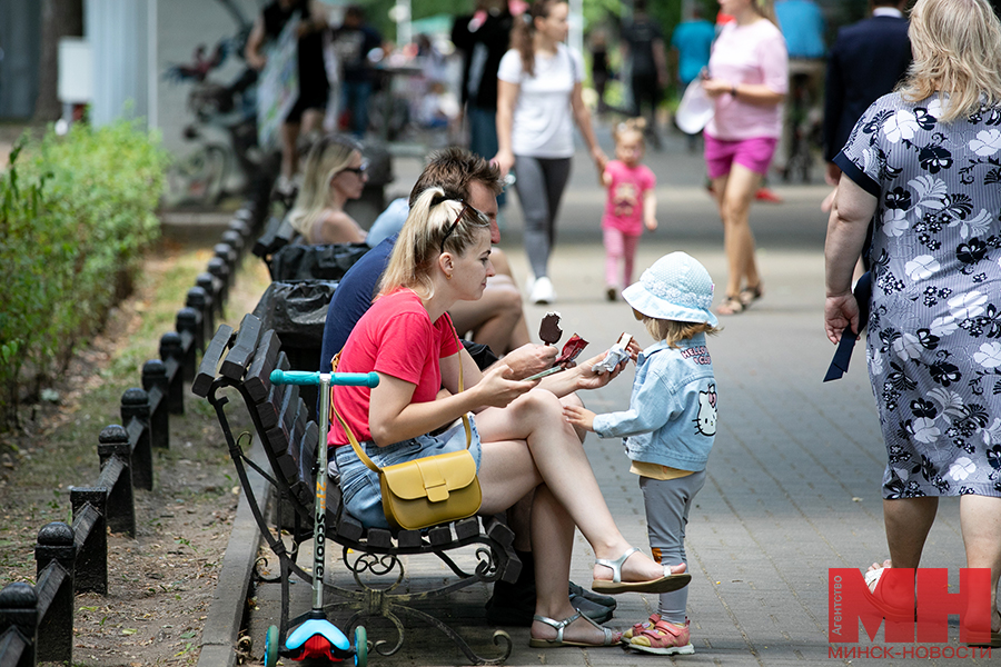 26 06 2023 torgovlya morozhenoe v parke malinovskaya 79 kopiya