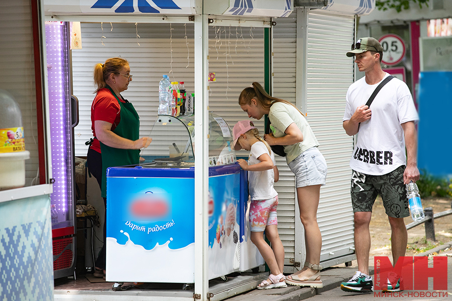 26 06 2023 torgovlya morozhenoe v parke malinovskaya 80 kopiya 1