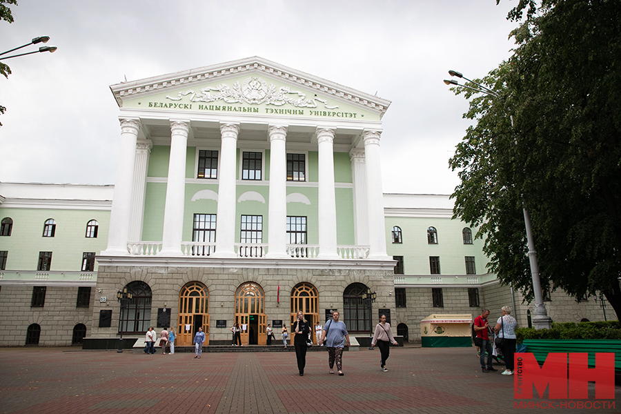 25 07 2023 obrazovanie bntu podacha dokumentov abiturianty malinovskaya 38 kopiya