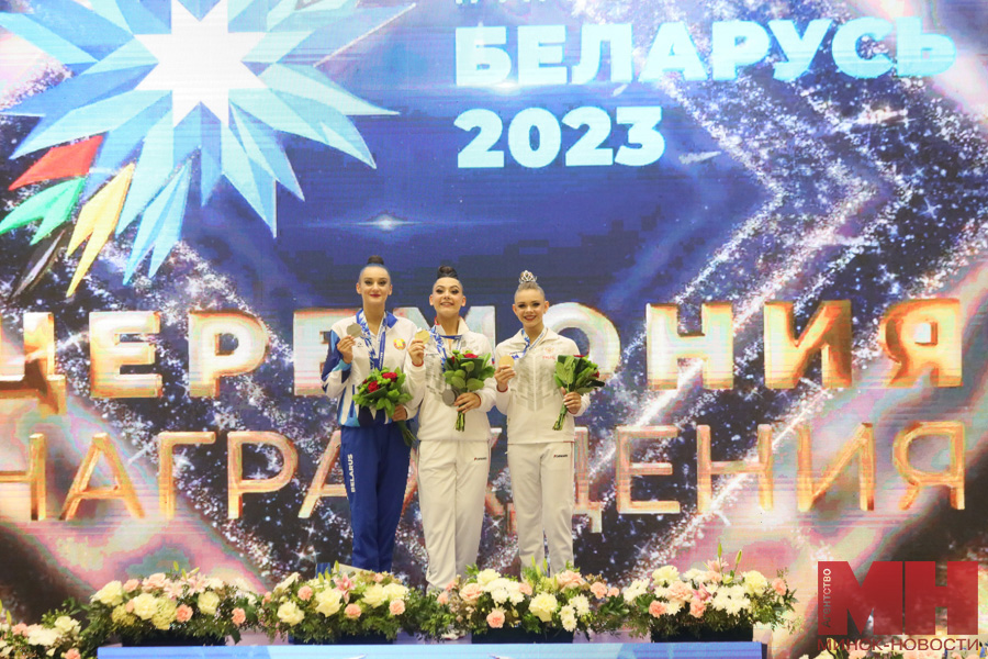 sport gimnastika nagrazhdenie finalov stolyarov 01 kopiya