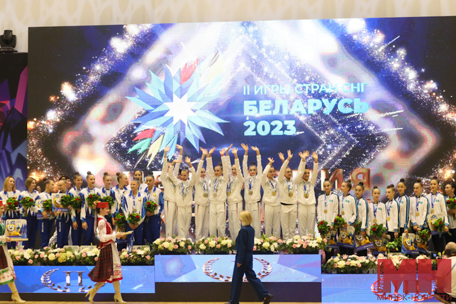 sport gimnastika nagrazhdenie finalov stolyarov 03 kopiya