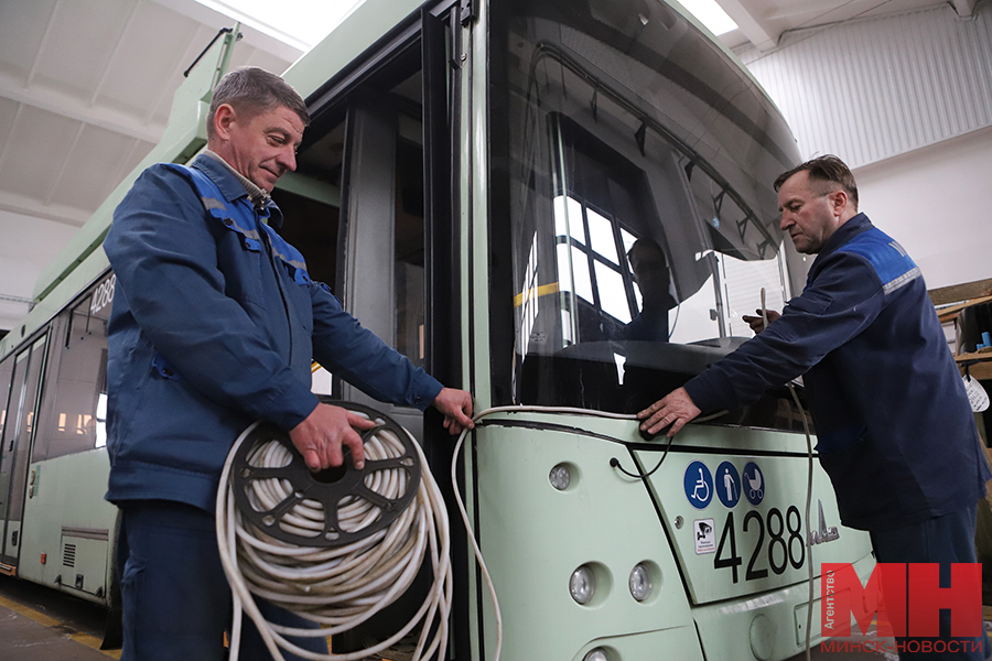 12 12 2023 transport – ukrashenie trollejbusov girlyandami pozhoga 09 kopiya