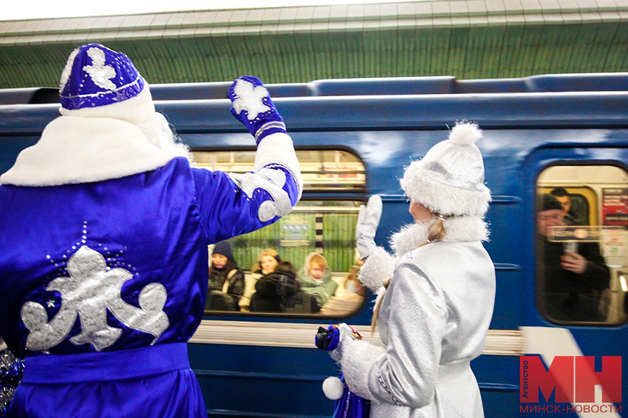 prazdniki novyj god metro stolyarov 08 kopiya 2