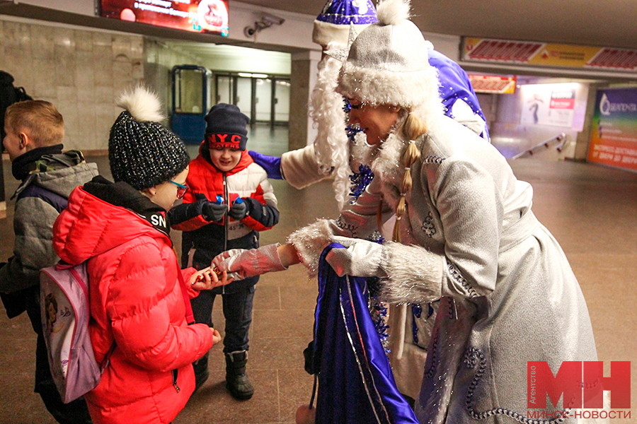 prazdniki novyj god metro stolyarov 34 kopiya 2