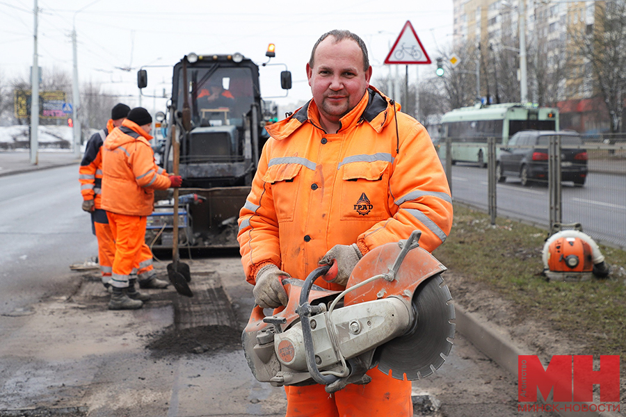 13 03 2024 zhkh remont dorog remavtodor malinovskaya05 kopiya