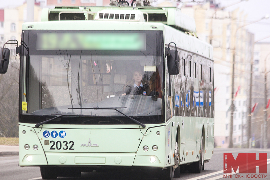 transport trollejbus voditel stolyarov 45 kopiya