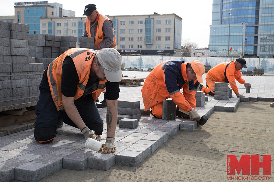 01 04 2024 gorod ukladka plitki u dvorcza sporta 10 kopiya