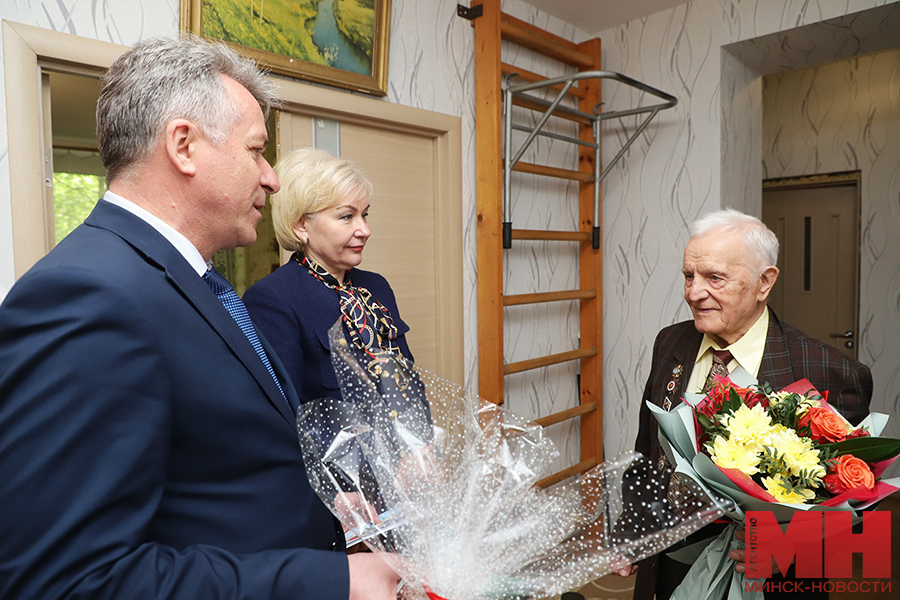 07 05 2024 soczialka pozdravlenie veterana vov feshhenko den pobedy malinovskaya01 kopiya