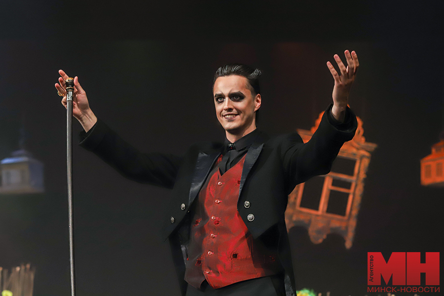 17 05 2024 kultura – teatr spektakl komediya pozhoga 33 kopiya