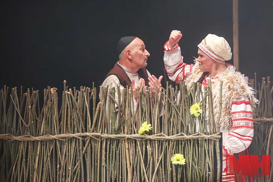 17 05 2024 kultura – teatr spektakl komediya pozhoga 41 kopiya