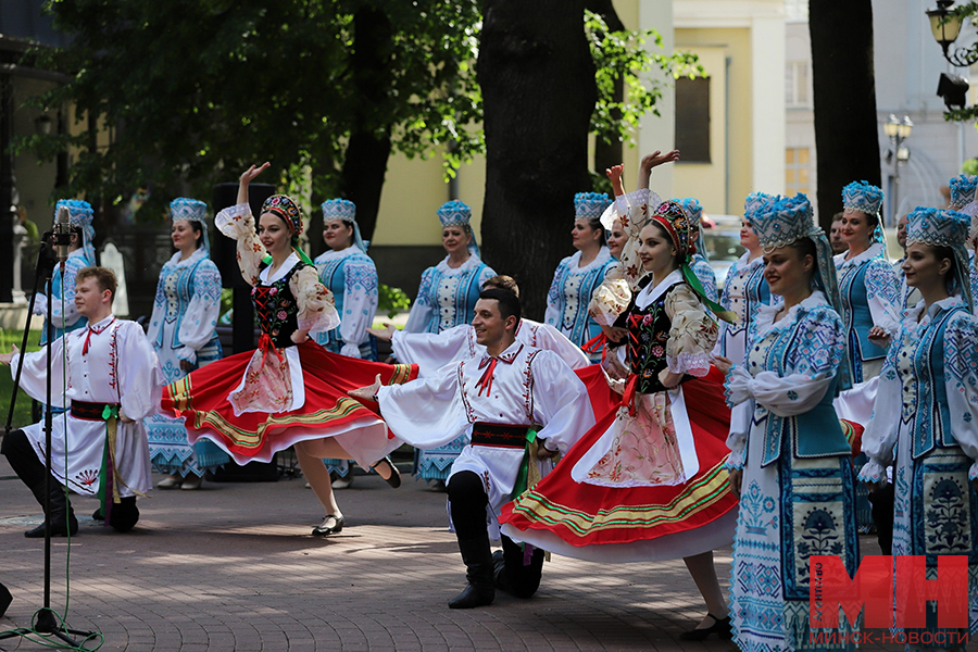 25 05 2024 kultura gubernatorskij sad hor im czitovicha malinovskaya35 kopiya