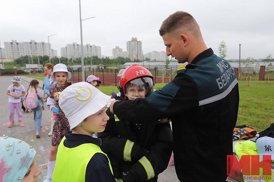 04 06 2024 siloviki mchs akcziya dlya detej bezopasnost malinovskaya21 kopiya