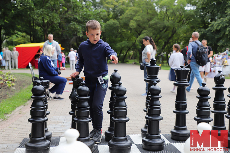 03 07 2024 prazdniki den nezavisimosti park 60 letiya oktyabrya malinovskaya53 kopiya