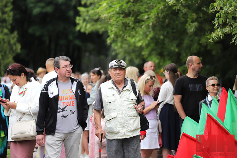 03 07 2024 prazdniki den nezavisimosti park 60 letiya oktyabrya malinovskaya54 kopiya