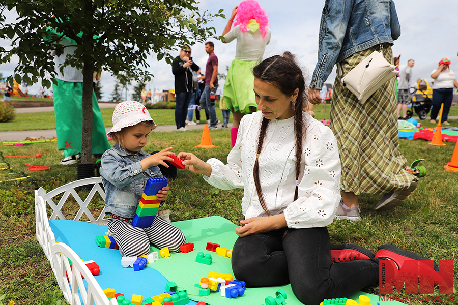 03 07 2024 prazdniki den nezavisimosti park ugo chavesa malinovskaya42 kopiya