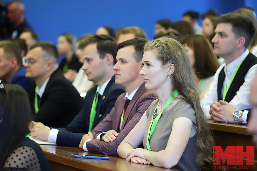 09 07 2024 politika ii belorusskij molodezhnyj parlamentskij forum kochanova malinovskaya07 kopiya