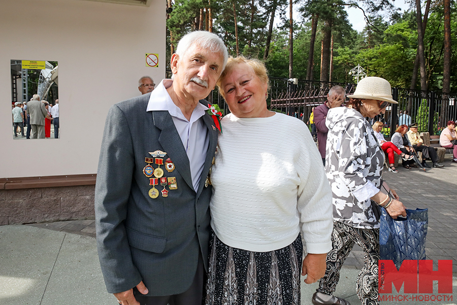 prazdnik den nezavisimosti tanczy pozhilyh stolyarov 09 kopiya