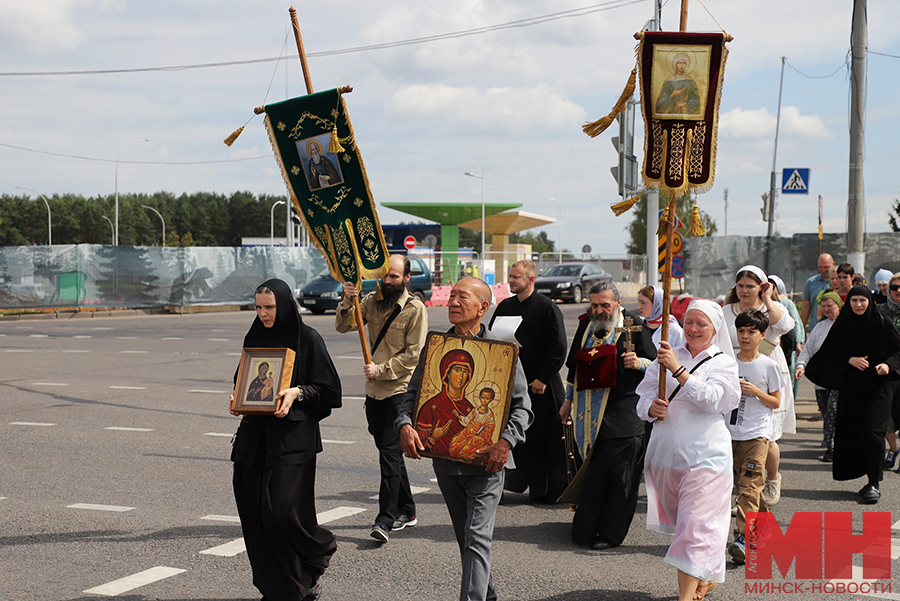 10 08 2024 religiya krestnyj hod odigiriya malinovskaya16 kopiya