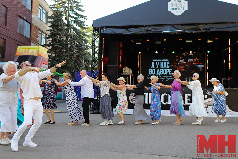 16 08 2024 otdyh tanczevalnaya ploshhadka a u nas vo dvore malinovskaya27 kopiya