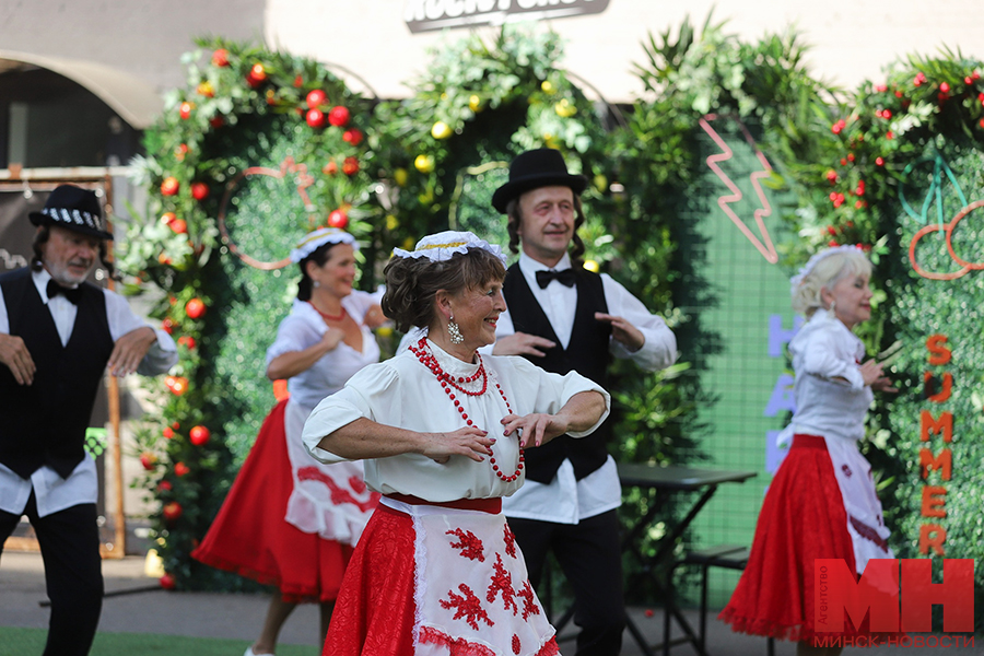 16 08 2024 otdyh tanczevalnaya ploshhadka a u nas vo dvore malinovskaya37 kopiya