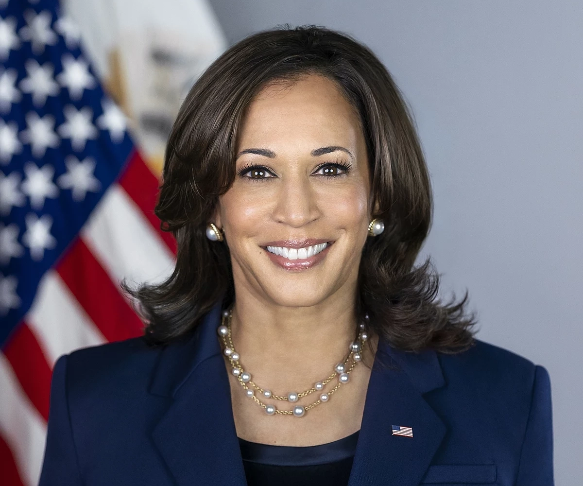 kamala harris vice presidential portrait.jpg