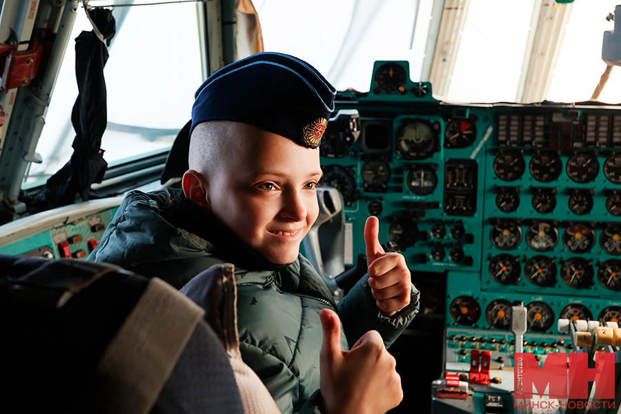 17 10 2024 siloviki voennye ispolnili mechtu malchika s onkologiej aviacziya malinovskaya79 kopiya 1