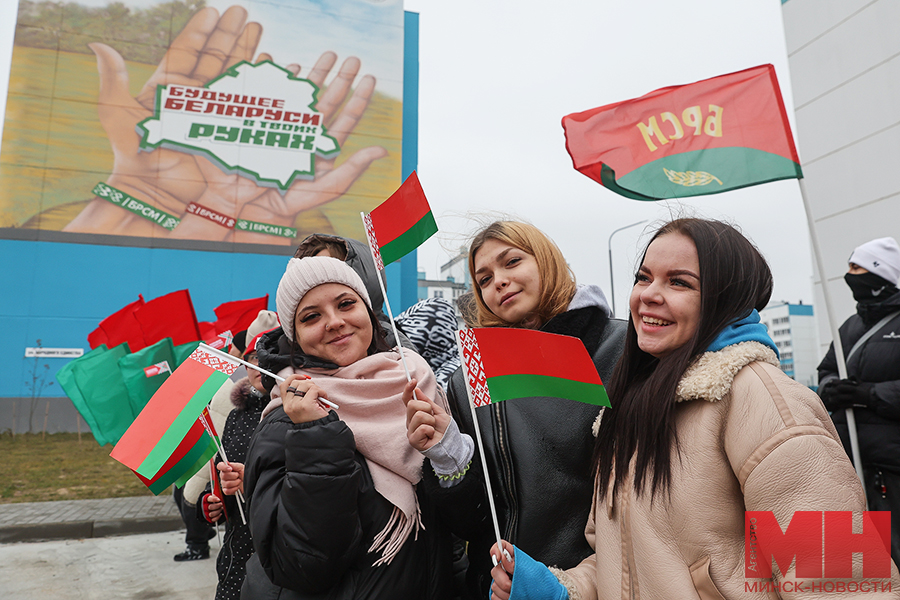 16 11 2024 vybory marafon edinstva bobrujsk otkrytie murala miczevich 2 kopiya