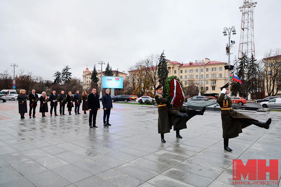 18 11 2024 politika vozlozhenie delegacziya smolensk malinovskaya06 kopiya