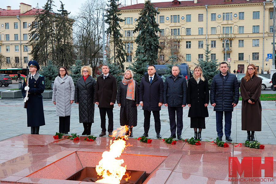 18 11 2024 politika vozlozhenie delegacziya smolensk malinovskaya15 kopiya