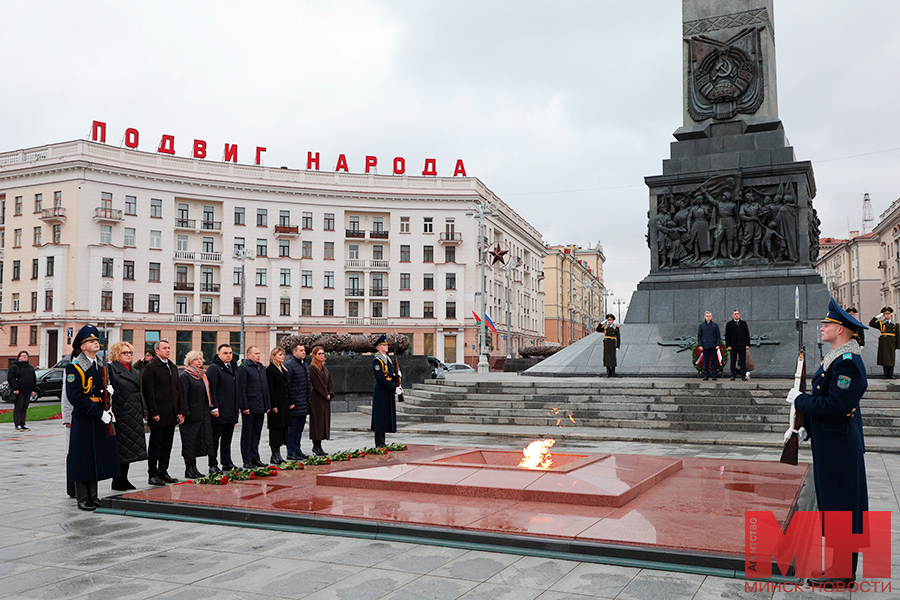 18 11 2024 politika vozlozhenie delegacziya smolensk malinovskaya25 kopiya