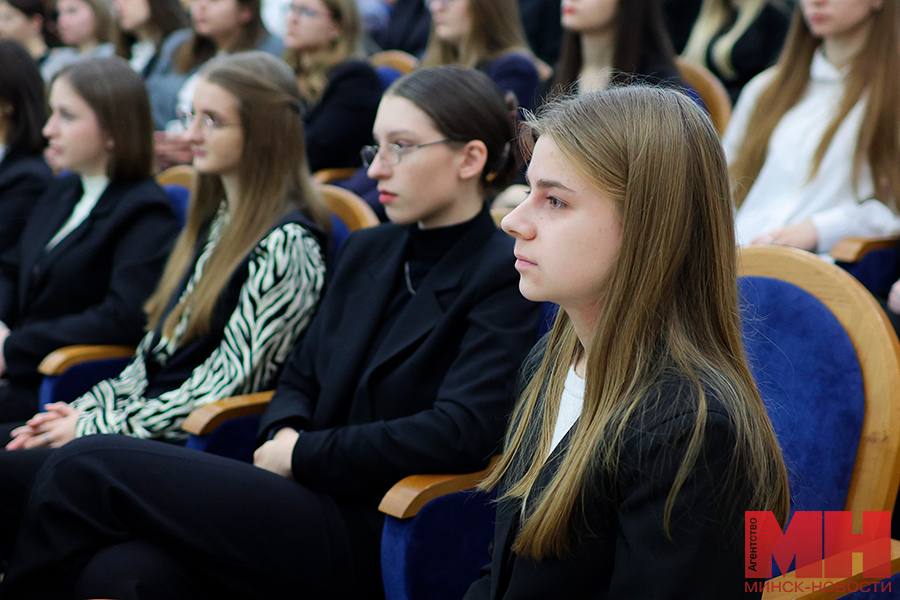 27 11 2024 obrazovanie czuran vstretilsya so studentami bgpu malinovskaya13 kopiya