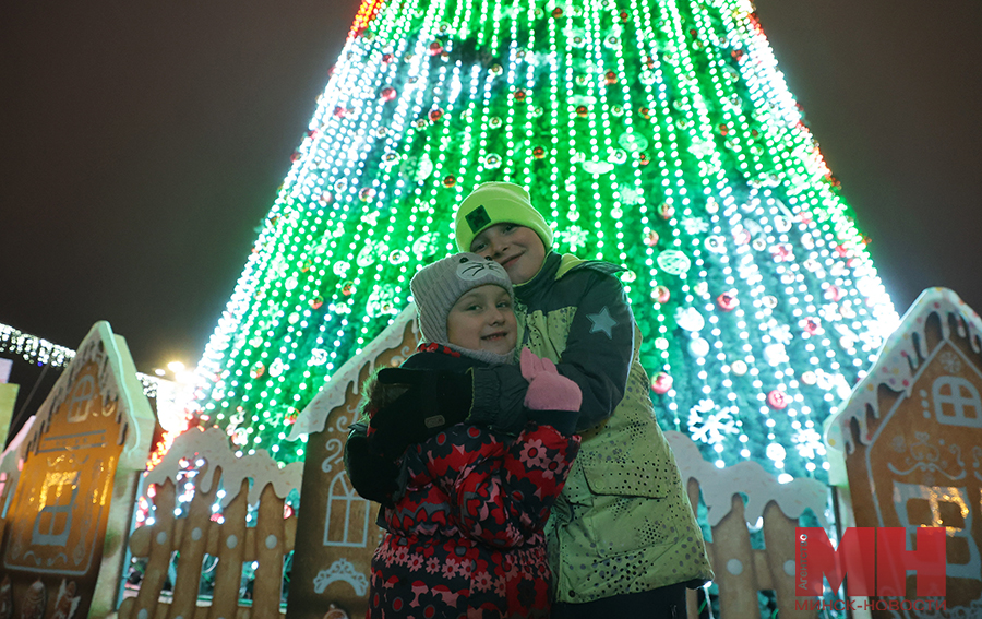 10 12 2024 gorod vklyuchenie elki malinovskaya39 kopiya