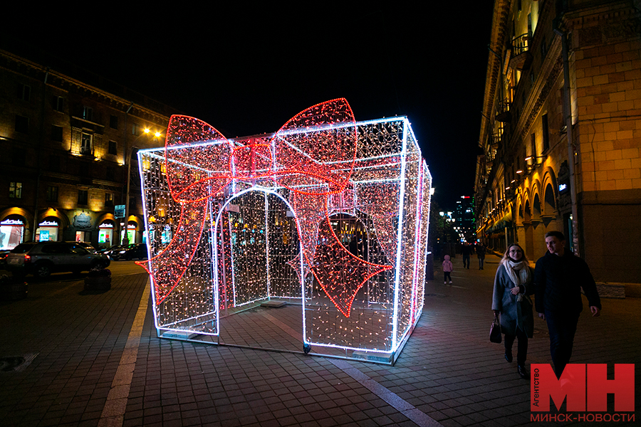 22 11 2024 gorod illyuminacziya svetovye figury malinovskaya53 kopiya